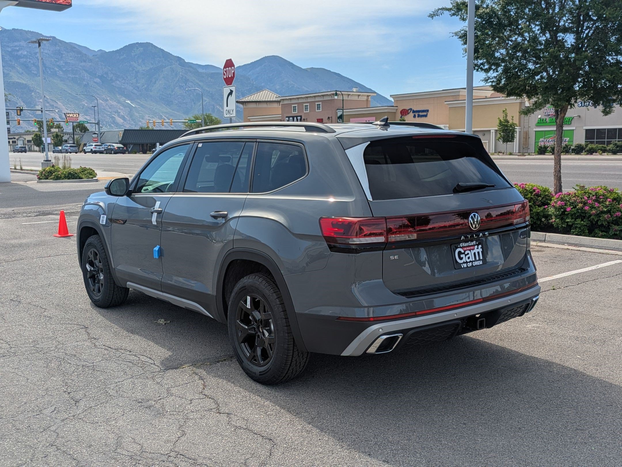 New 2026 Volkswagen Atlas Peak Edition AWD/4WD image 8