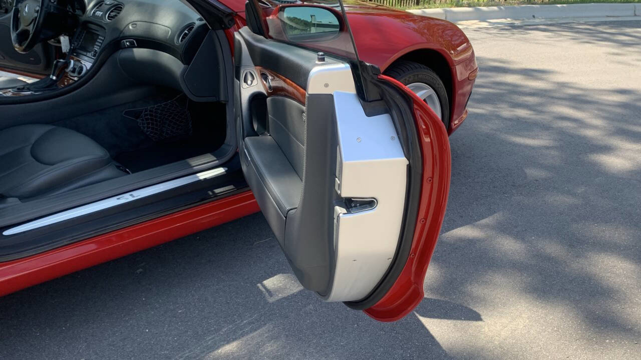 Used 2005 Mercedes-Benz SL 500 image 32