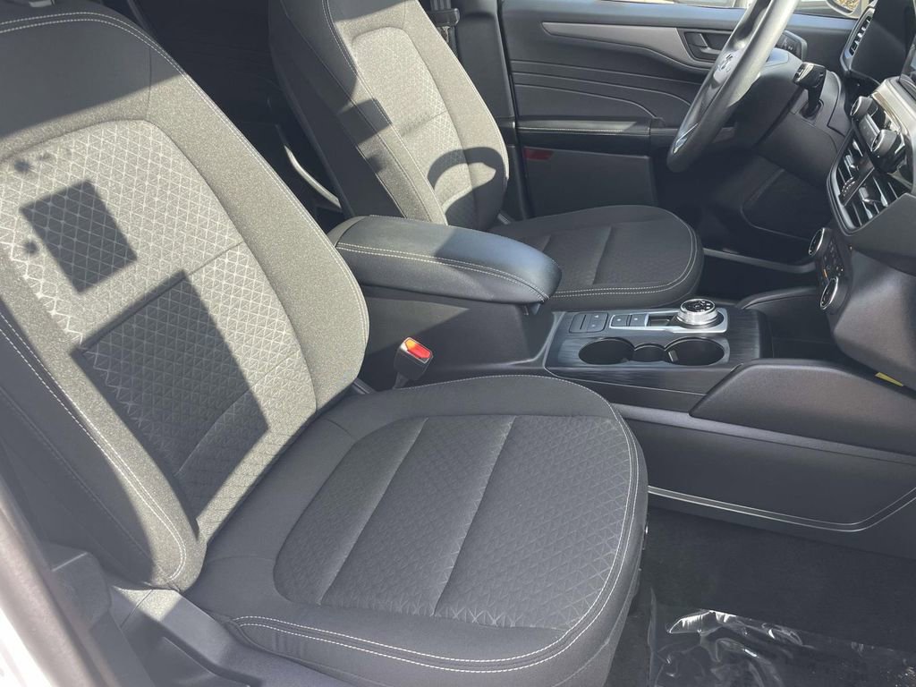 Certified 2025 Ford Escape Active image 28