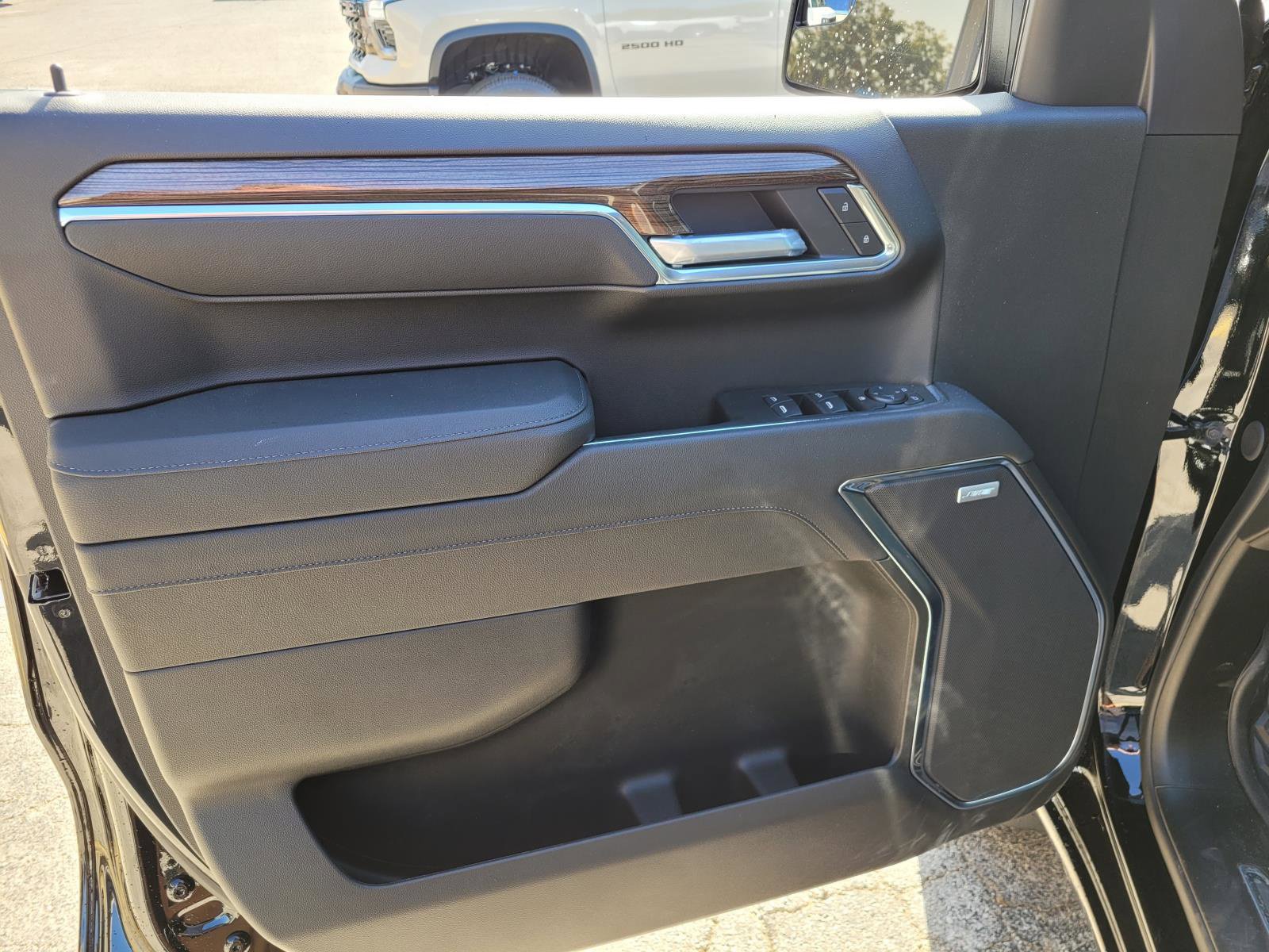 New 2026 Chevrolet Silverado 1500 LT Trail Boss w/ Convenience Package II AWD/4WD image 12