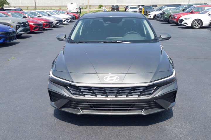 New 2026 Hyundai Elantra SE FWD image 2