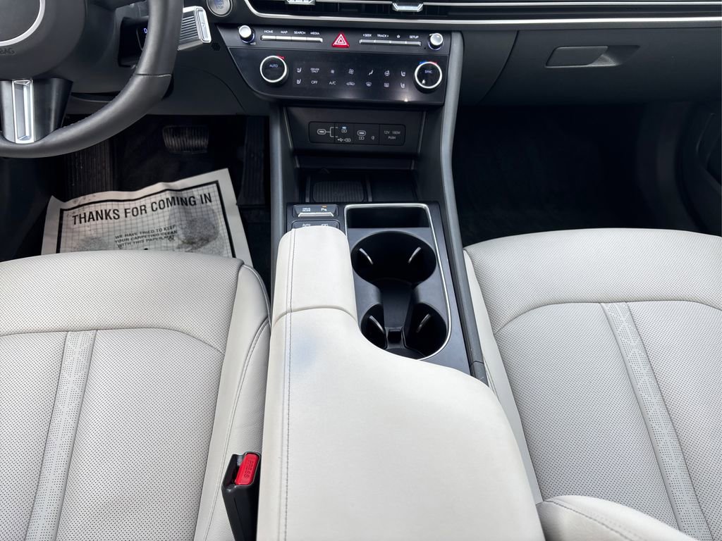 Used 2025 Hyundai Sonata Limited image 20