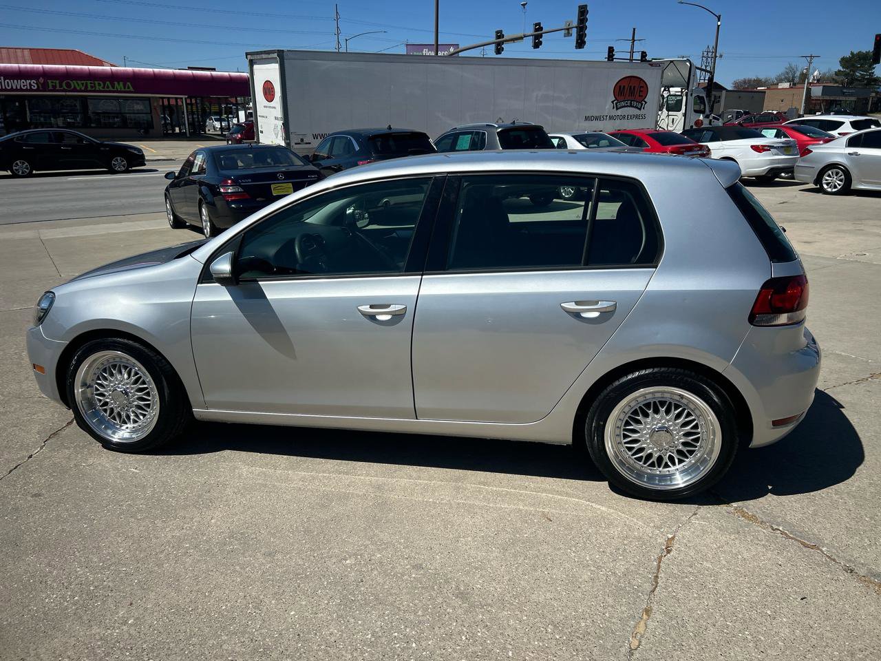 Used 2014 Volkswagen Golf 4-Door image 6