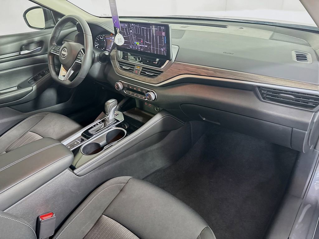 Used 2024 Nissan Altima 2.5 SV w/ SV Premium Package FWD image 35