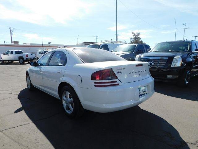 Used 2005 Dodge Stratus SXT image 5
