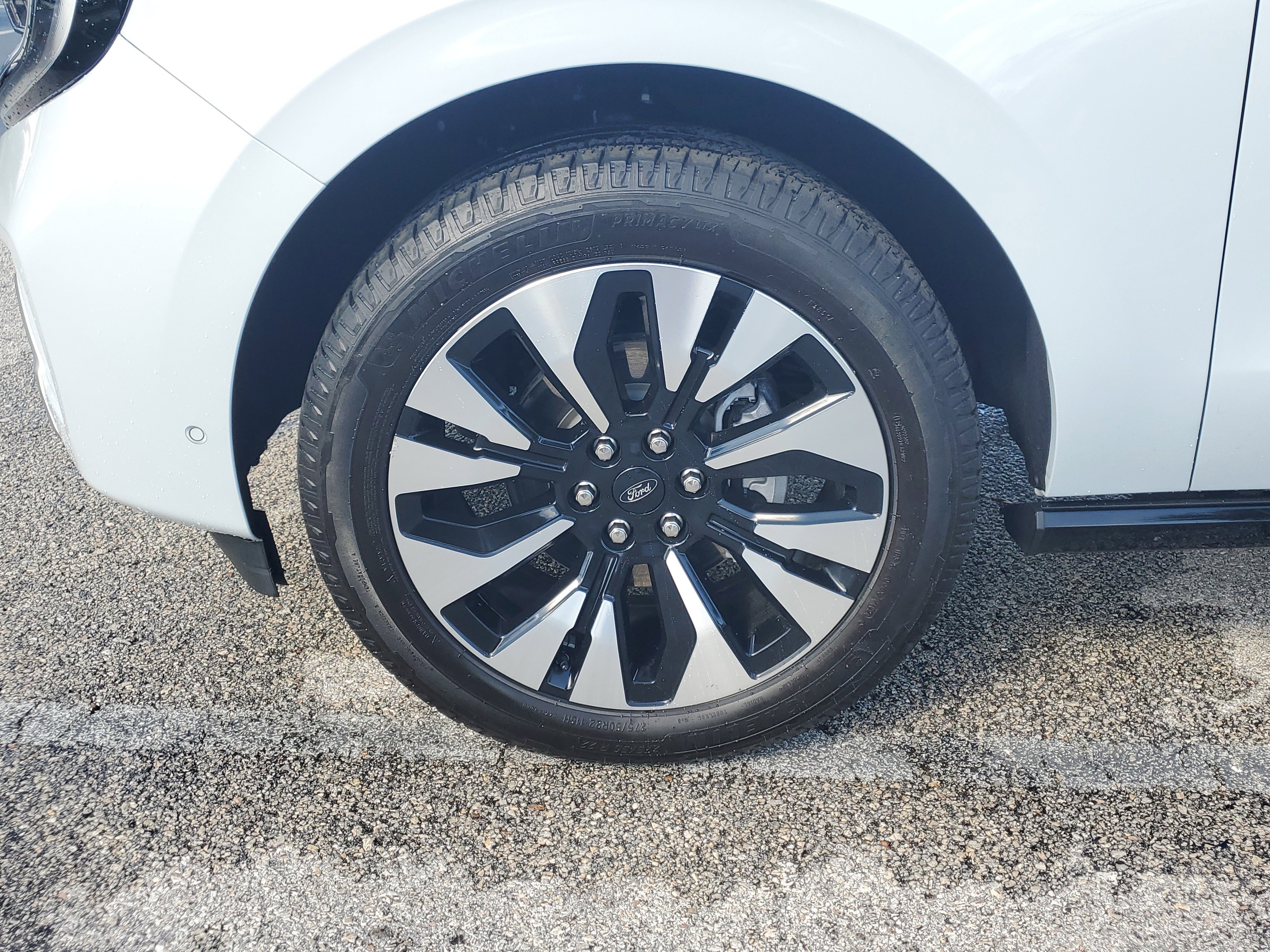 Certified 2025 Ford Expedition Platinum w/ Driver's Package image 5