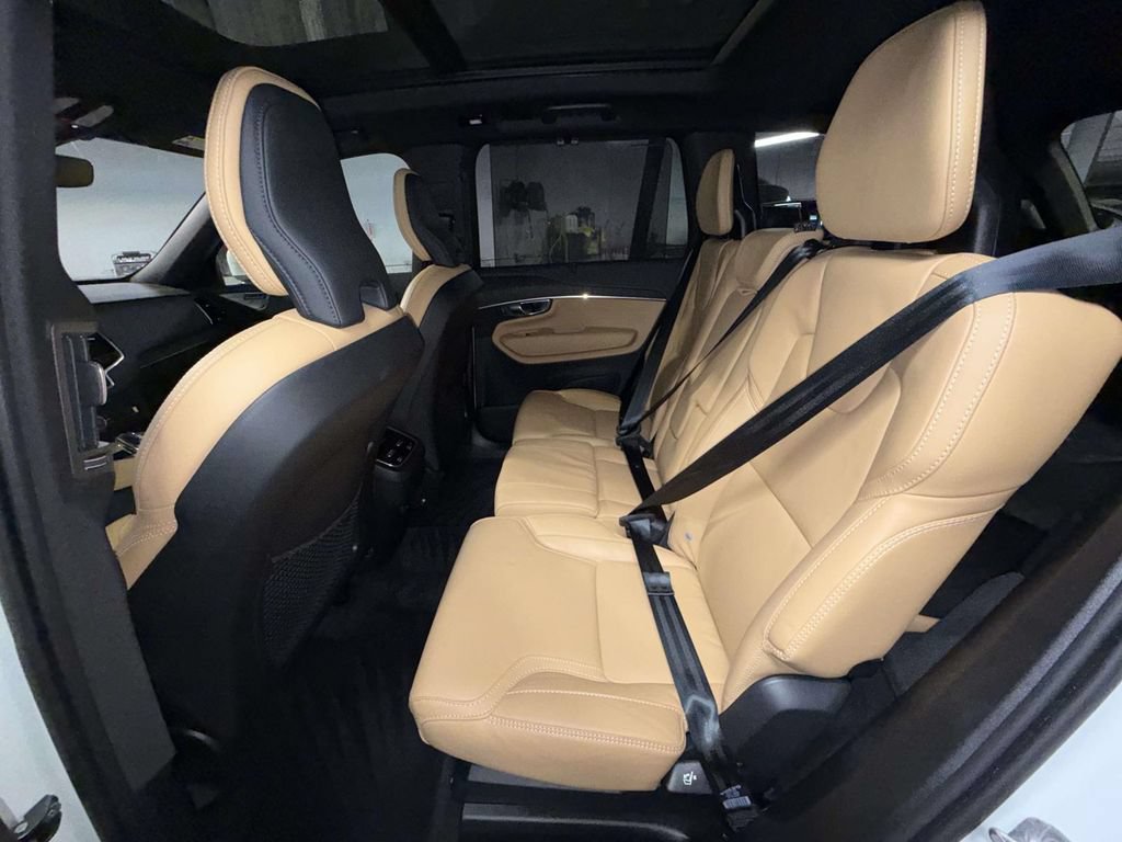 Used 2025 Volvo XC90 B6 Ultra AWD/4WD image 19