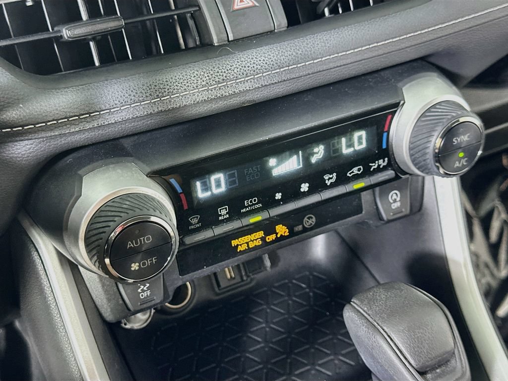 Used 2022 Toyota RAV4 XLE FWD image 28