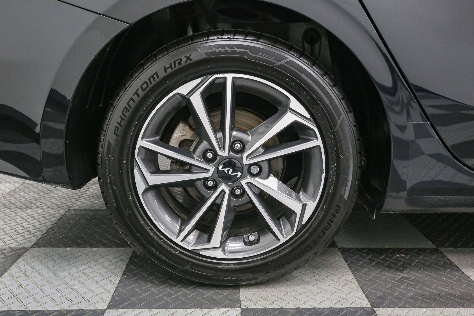 Used 2023 Kia Forte LXS FWD image 16