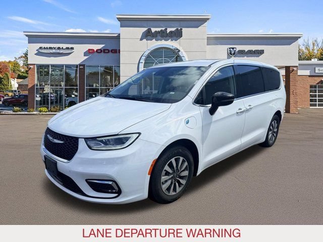 Used 2024 Chrysler Pacifica Limited FWD image 4