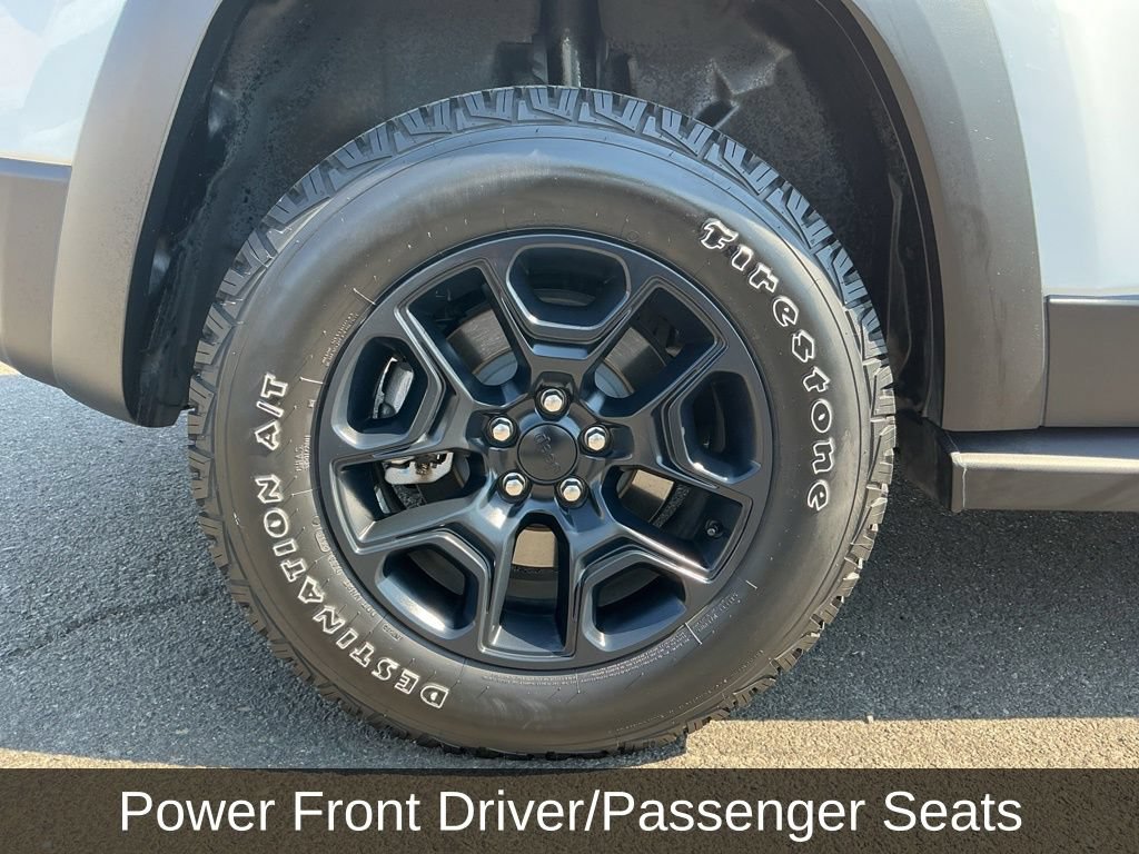Used 2020 Jeep Cherokee Trailhawk AWD/4WD image 9