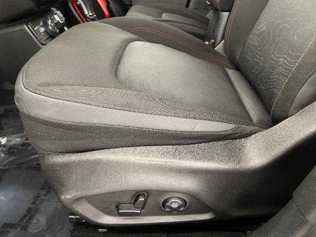 Used 2019 Jeep Renegade Trailhawk w/ Cold Weather Group II AWD/4WD image 25