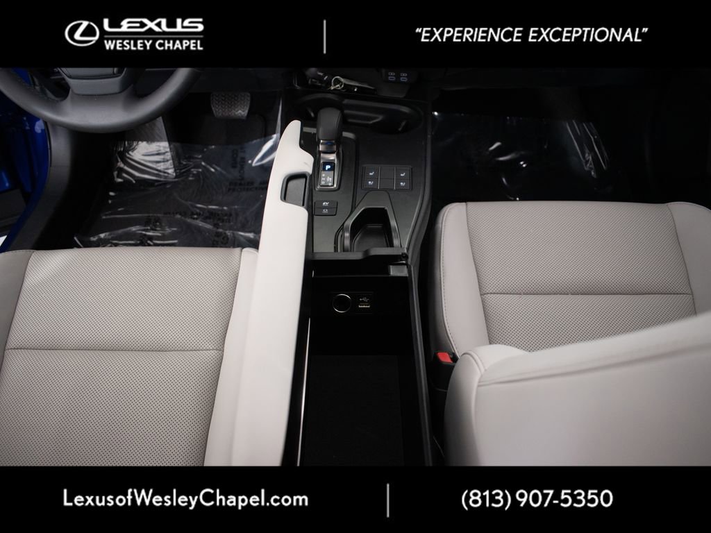 Used 2025 Lexus UX 300h FWD image 30