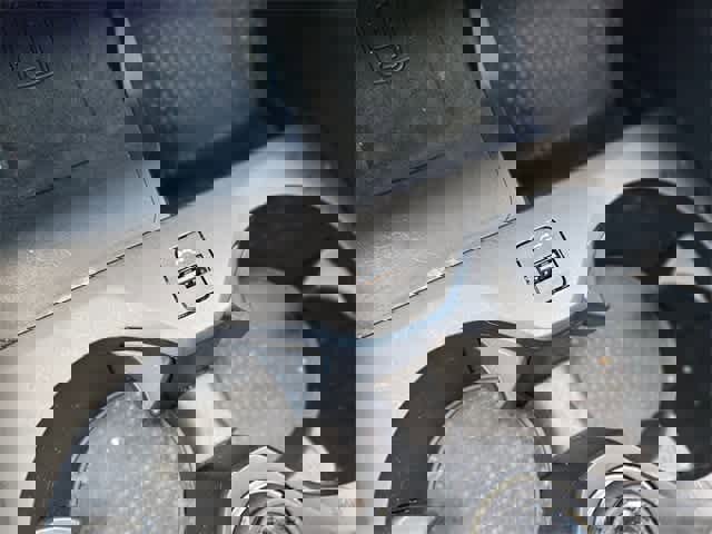 Used 2023 BMW X6 xDrive40i w/ Executive Package image 31