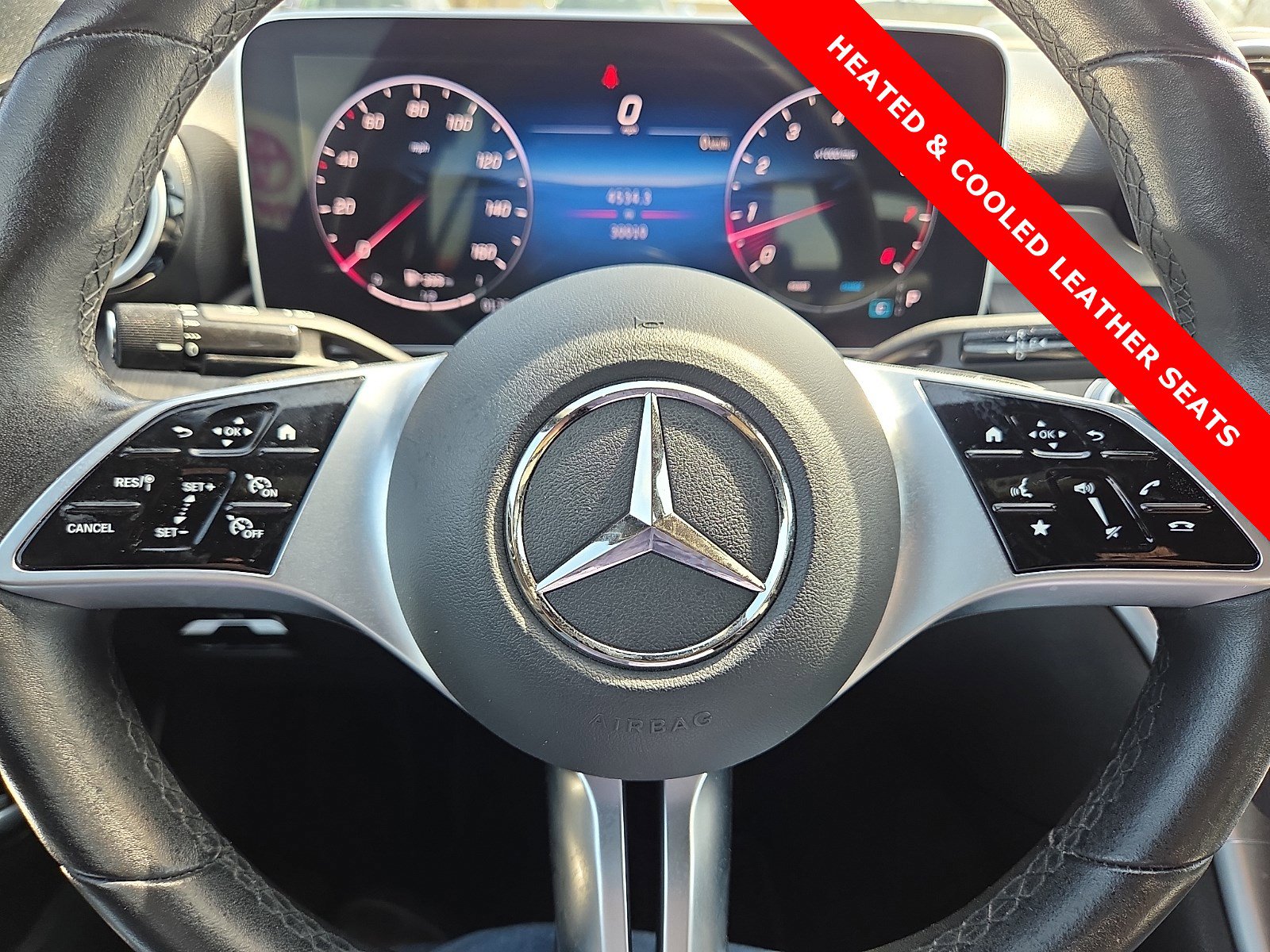 Used 2025 Mercedes-Benz C 300 Sedan image 24