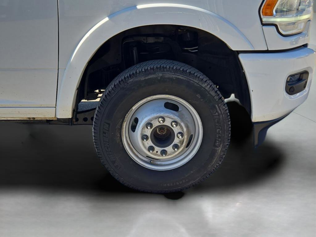 Used 2022 RAM 3500 Laramie image 32