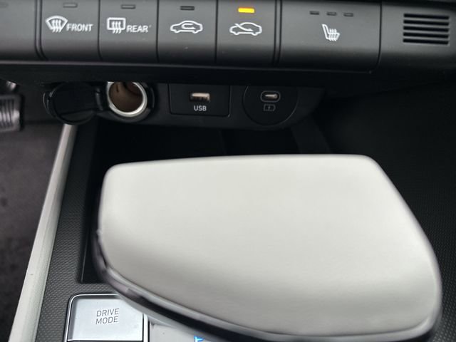 New 2026 Hyundai Elantra Limited image 28