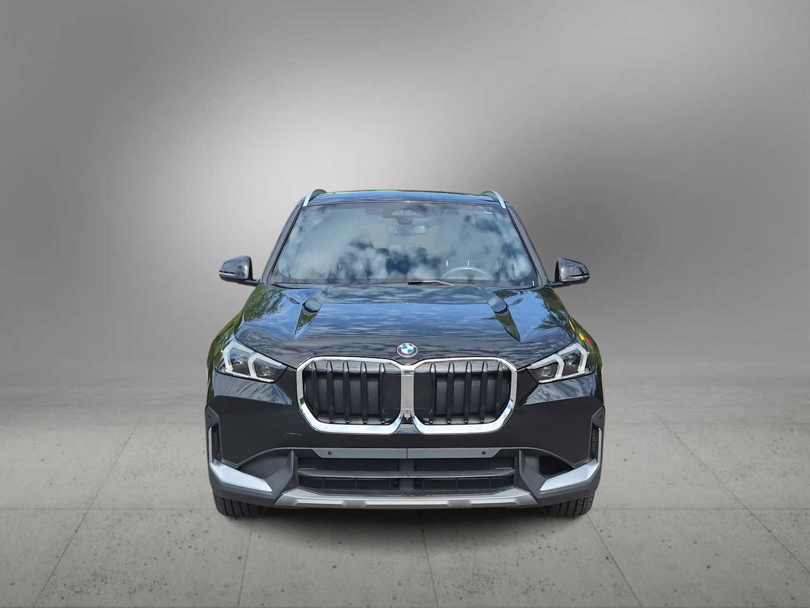 Used 2023 BMW X1 xDrive28i w/ Premium Package AWD/4WD image 3