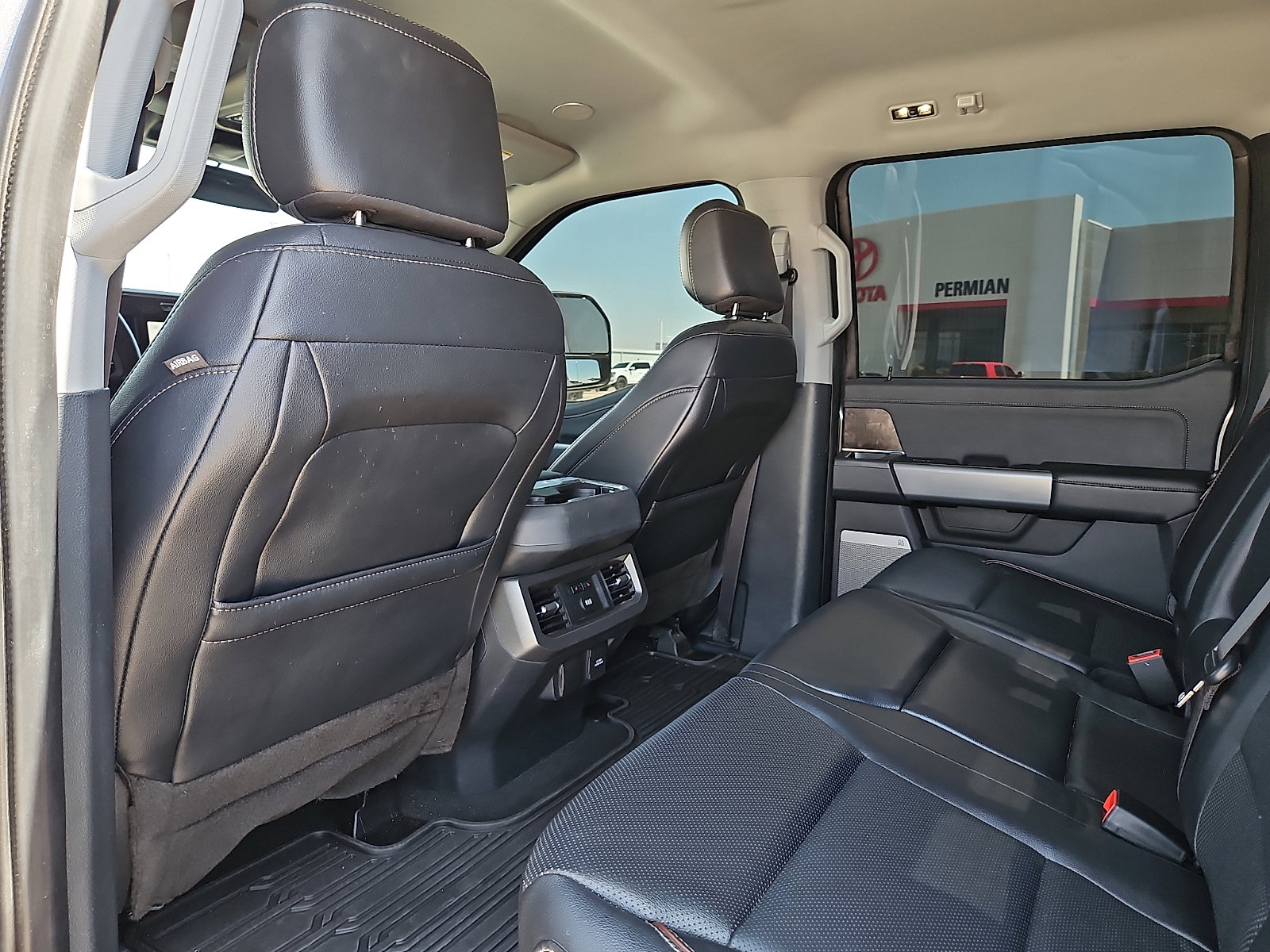 Used 2023 Ford F250 Lariat w/ Lariat Ultimate Package image 9