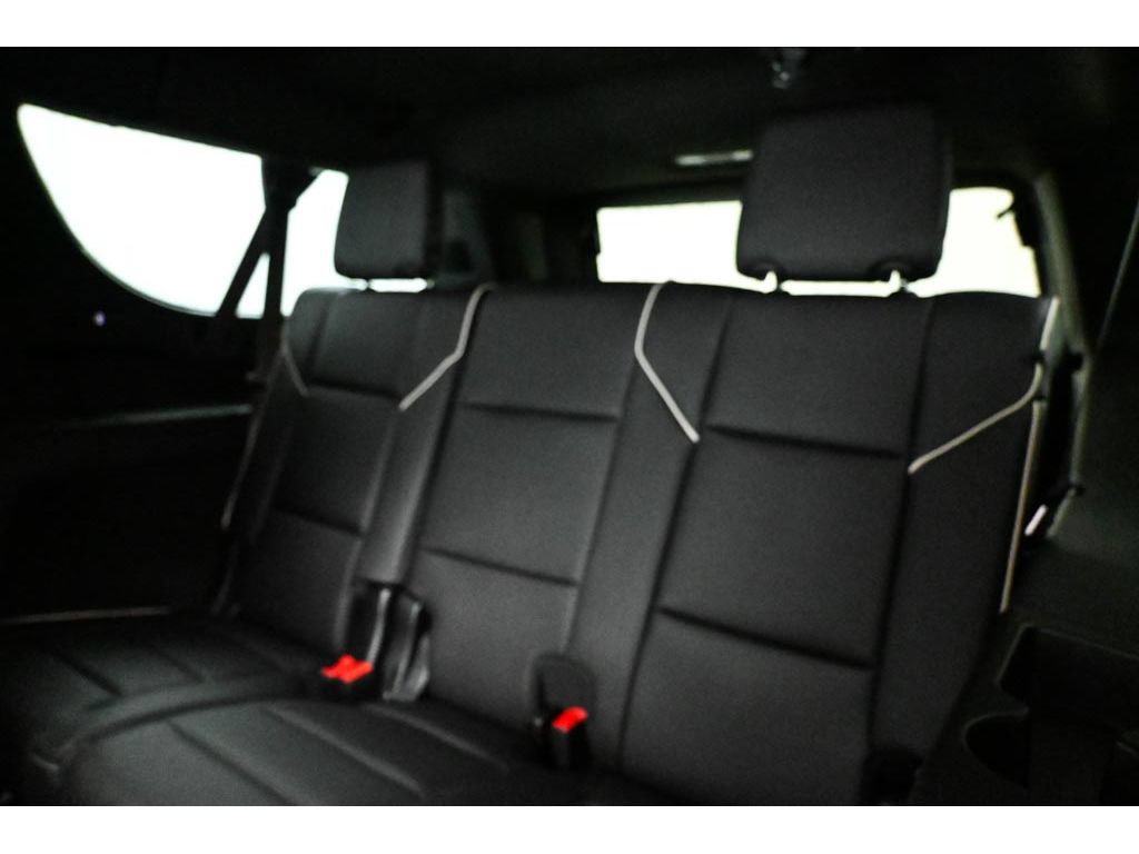 New 2026 Cadillac Escalade ESV Luxury w/ LPO, Radiant Package AWD/4WD image 13