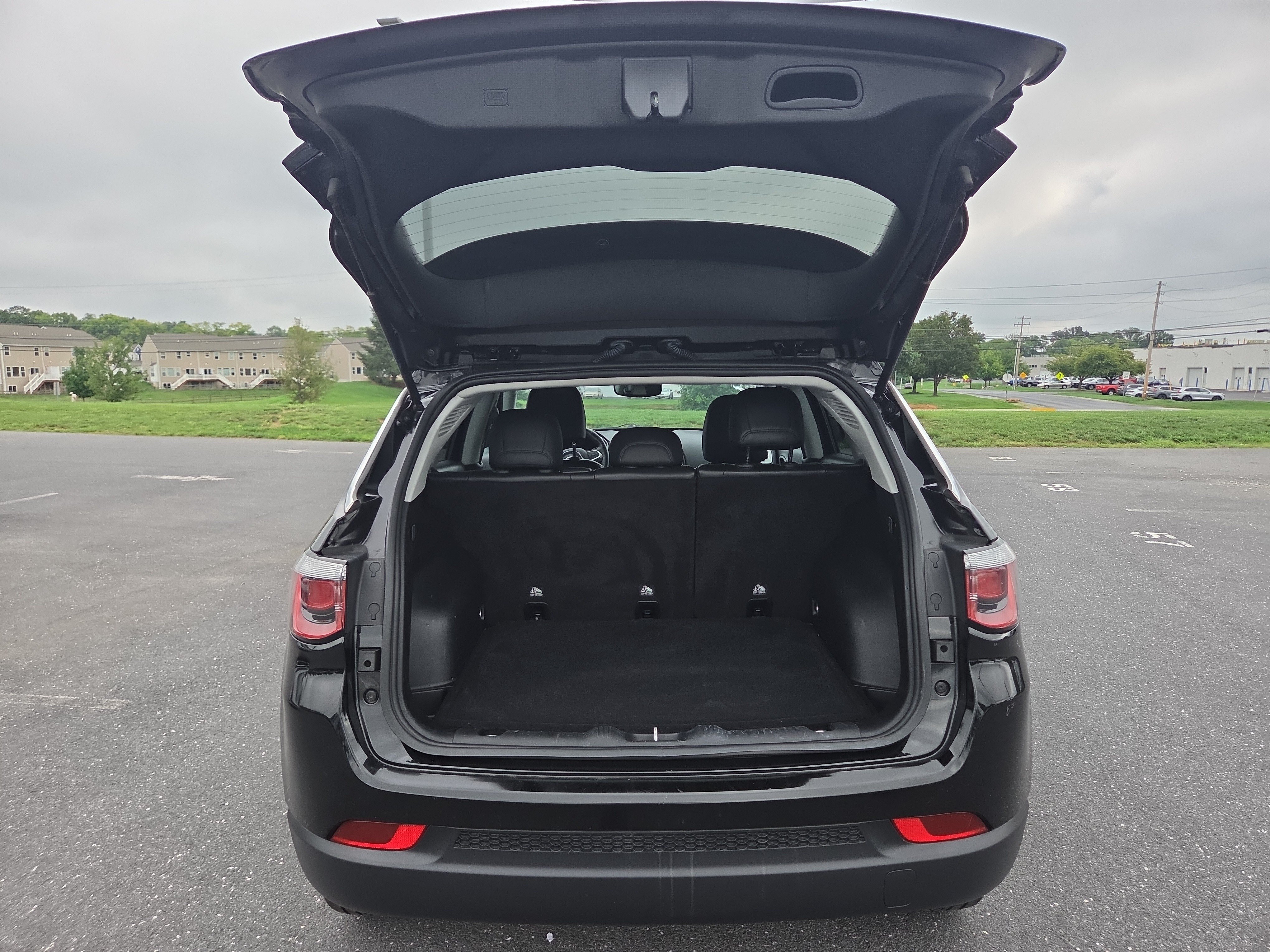Used 2019 Jeep Compass Latitude w/ Cold Weather Group AWD/4WD image 26