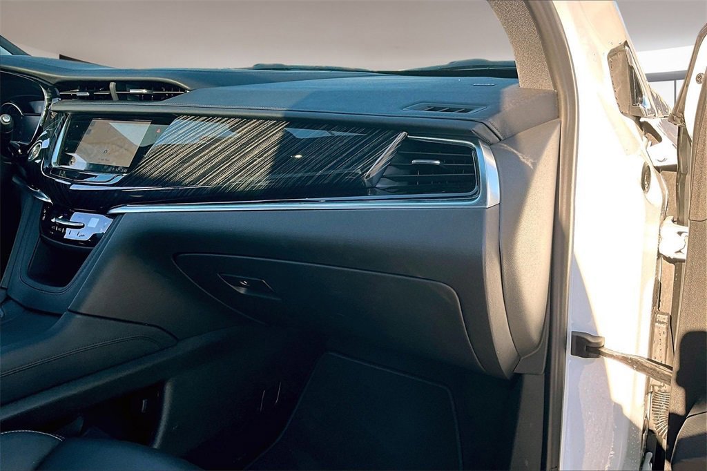 Used 2025 Cadillac XT6 Premium Luxury image 16