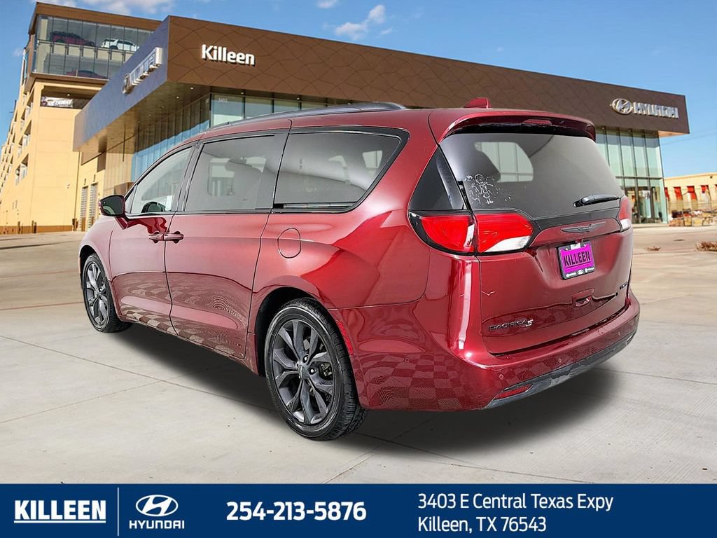 Used 2019 Chrysler Pacifica Limited w/ Advanced Safetytec Group FWD image 4