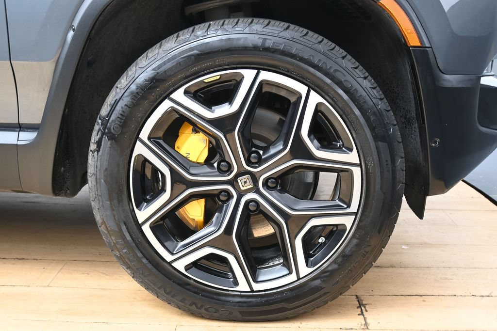 Used 2023 Rivian R1S Adventure Quad AWD/4WD image 13