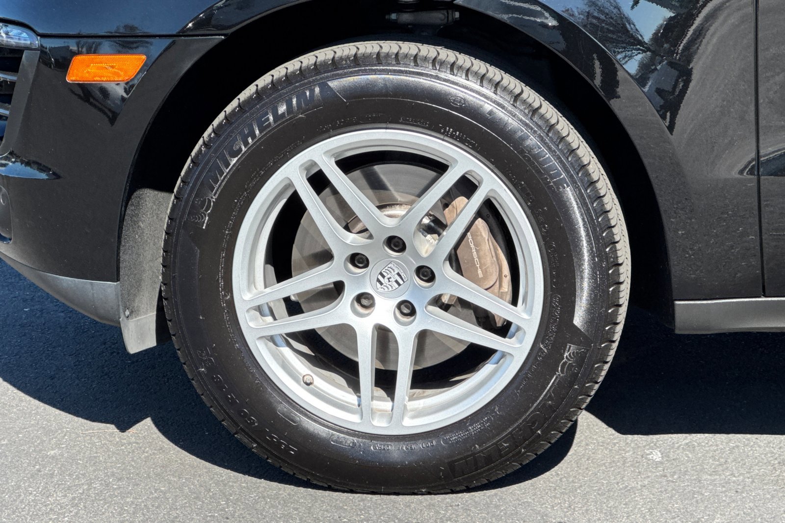 Used 2018 Porsche Macan image 24