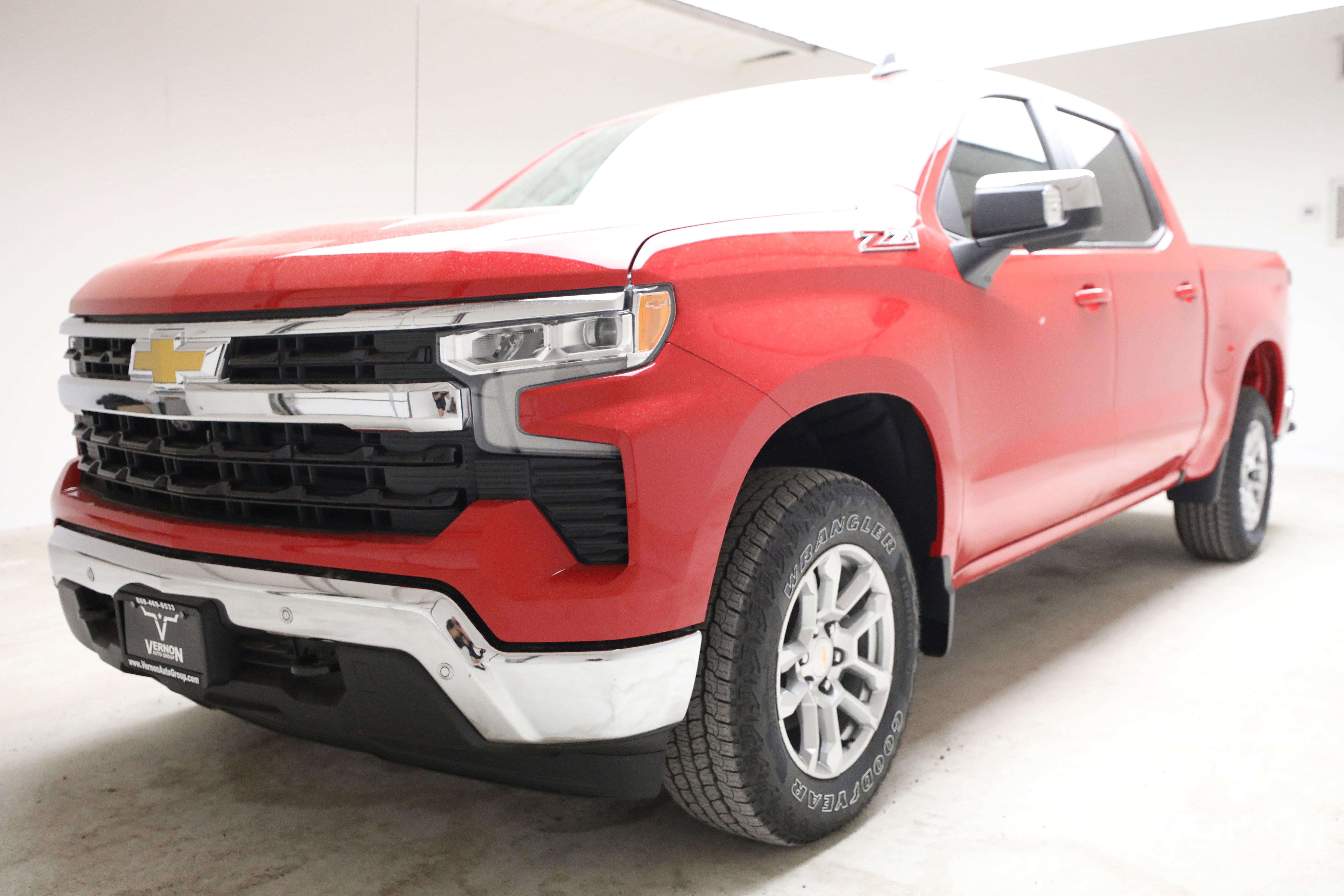 New 2026 Chevrolet Silverado 1500 LT w/ Z71 Off-Road Package AWD/4WD image 1