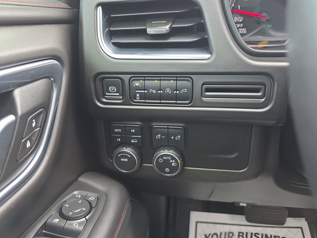 Used 2021 Chevrolet Tahoe RST w/ Luxury Package AWD/4WD image 16