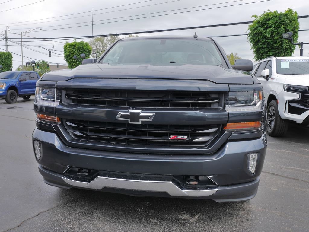 Used 2017 Chevrolet Silverado 1500 LT w/ LPO, Black Pack AWD/4WD image 2