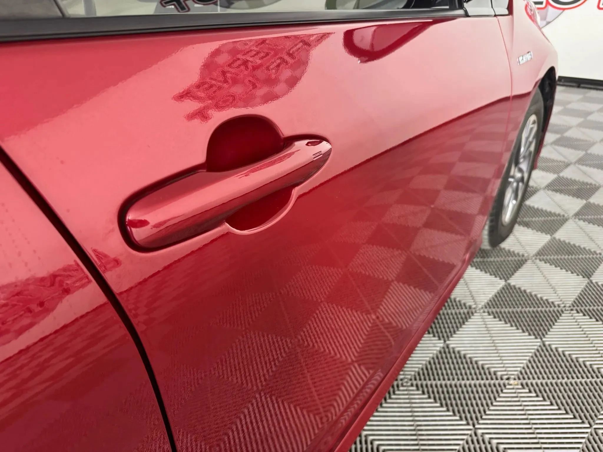 Used 2019 Toyota Prius XLE FWD image 33