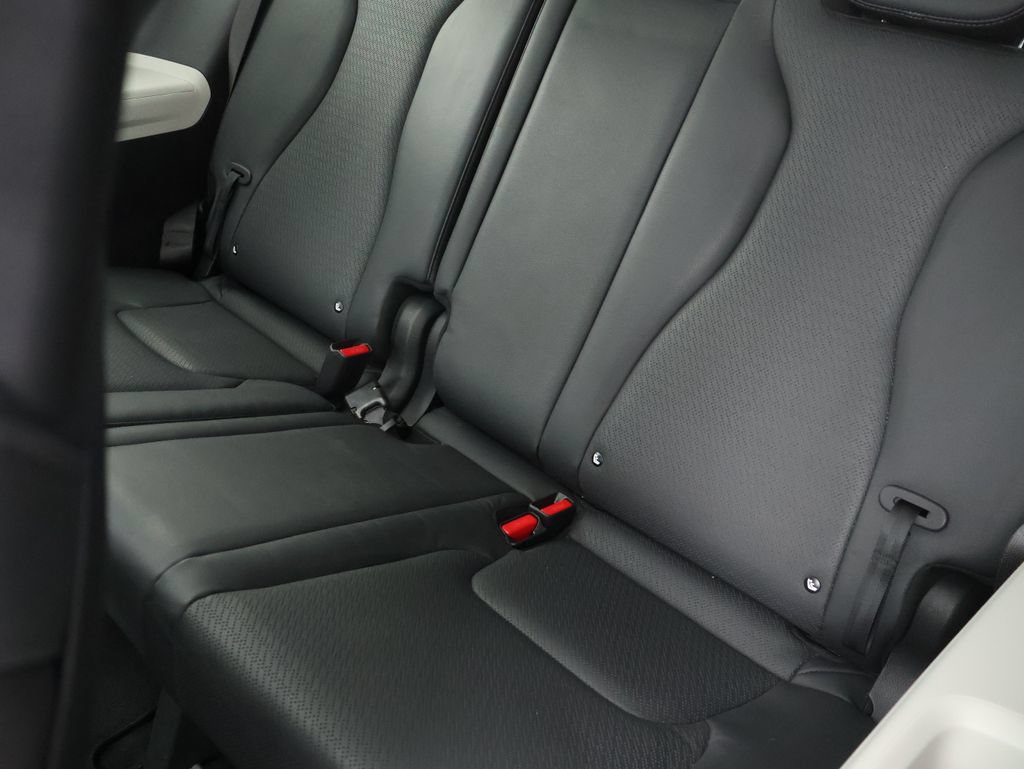 Certified 2024 Kia Carnival SX Prestige FWD image 12