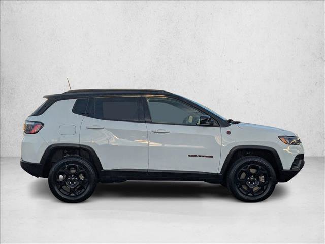 Used 2023 Jeep Compass Trailhawk image 4