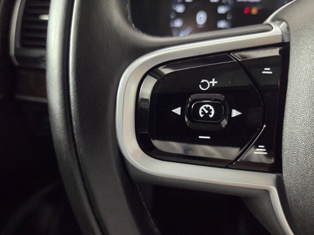 Used 2019 Volvo XC90 T6 Momentum w/ Protection Package Premier AWD/4WD image 18