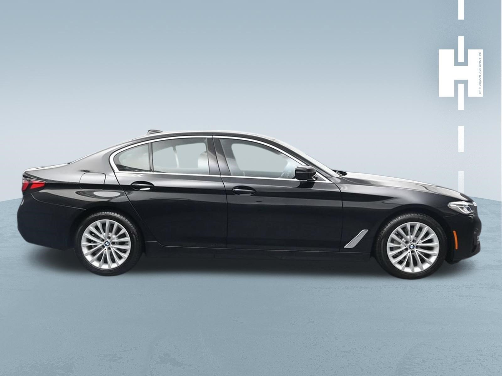 Used 2023 BMW 530i xDrive w/ Premium Package AWD/4WD image 3