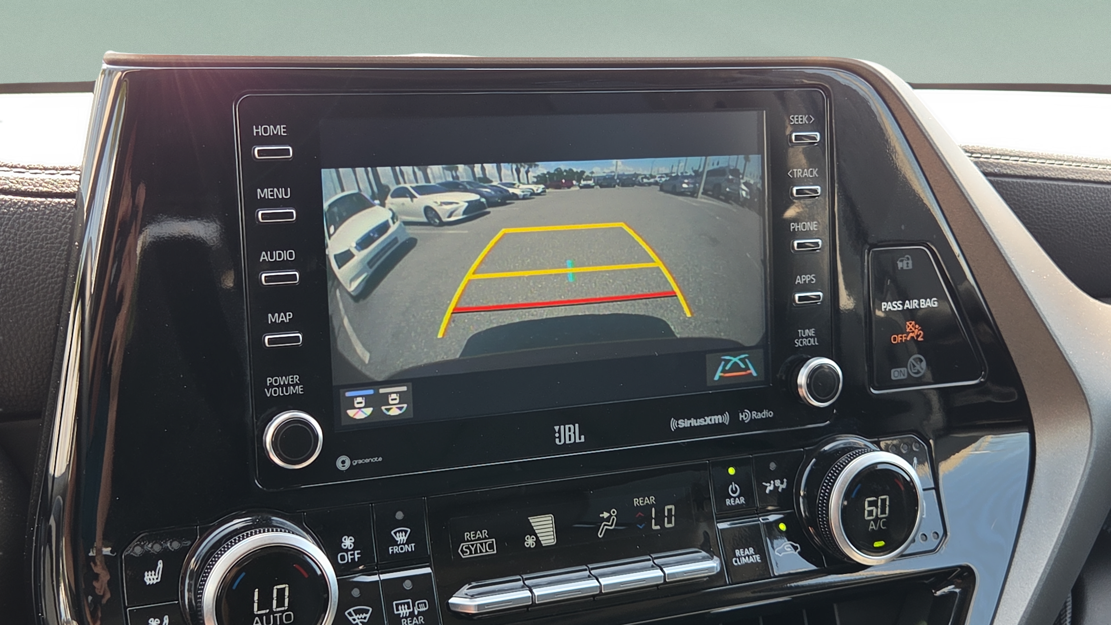 Certified 2021 Toyota Highlander Limited AWD/4WD image 22