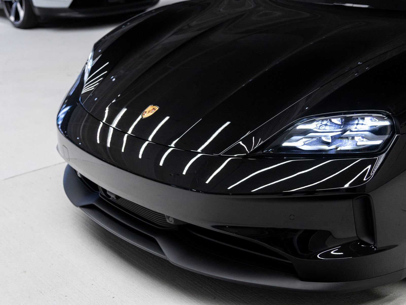 New 2026 Porsche Taycan 4S image 32