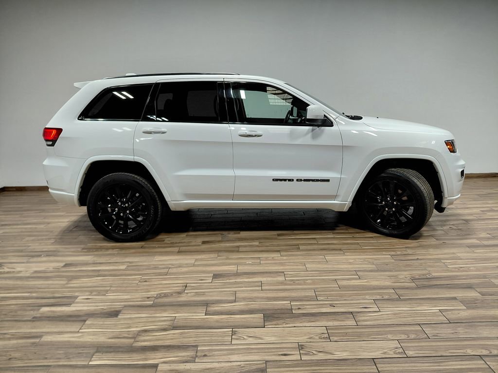 Certified 2021 Jeep Grand Cherokee Laredo X AWD/4WD image 24