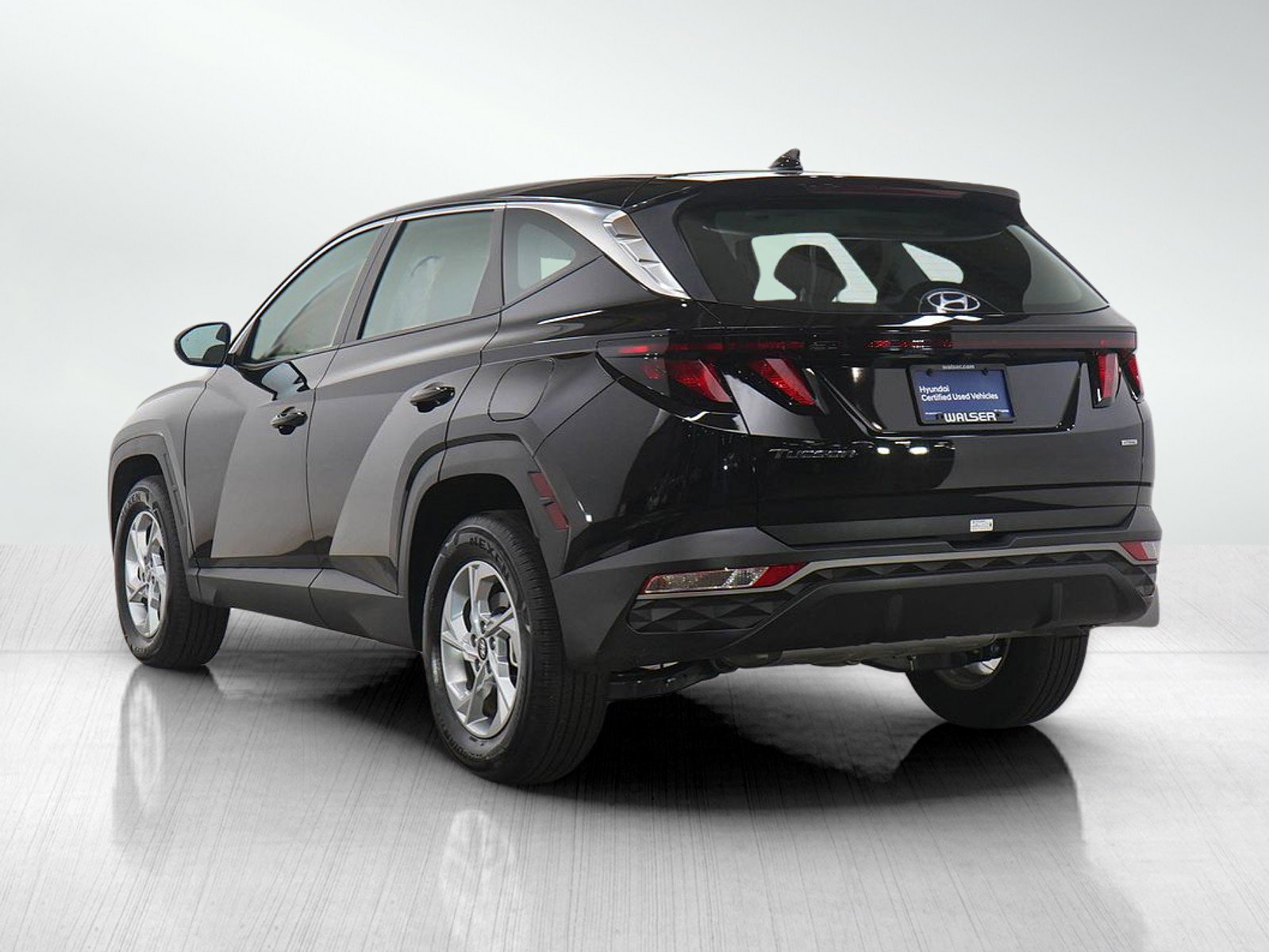 Certified 2024 Hyundai Tucson SE image 3