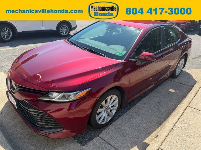 Used 2018 Toyota Camry LE FWD image 1