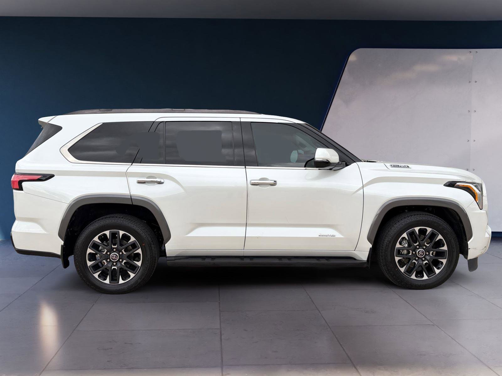 Used 2023 Toyota Sequoia Limited image 6