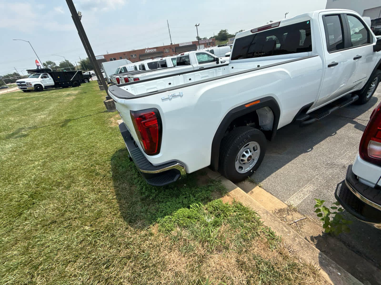 New 2026 GMC Sierra 2500 Pro w/ Convenience Package AWD/4WD image 17