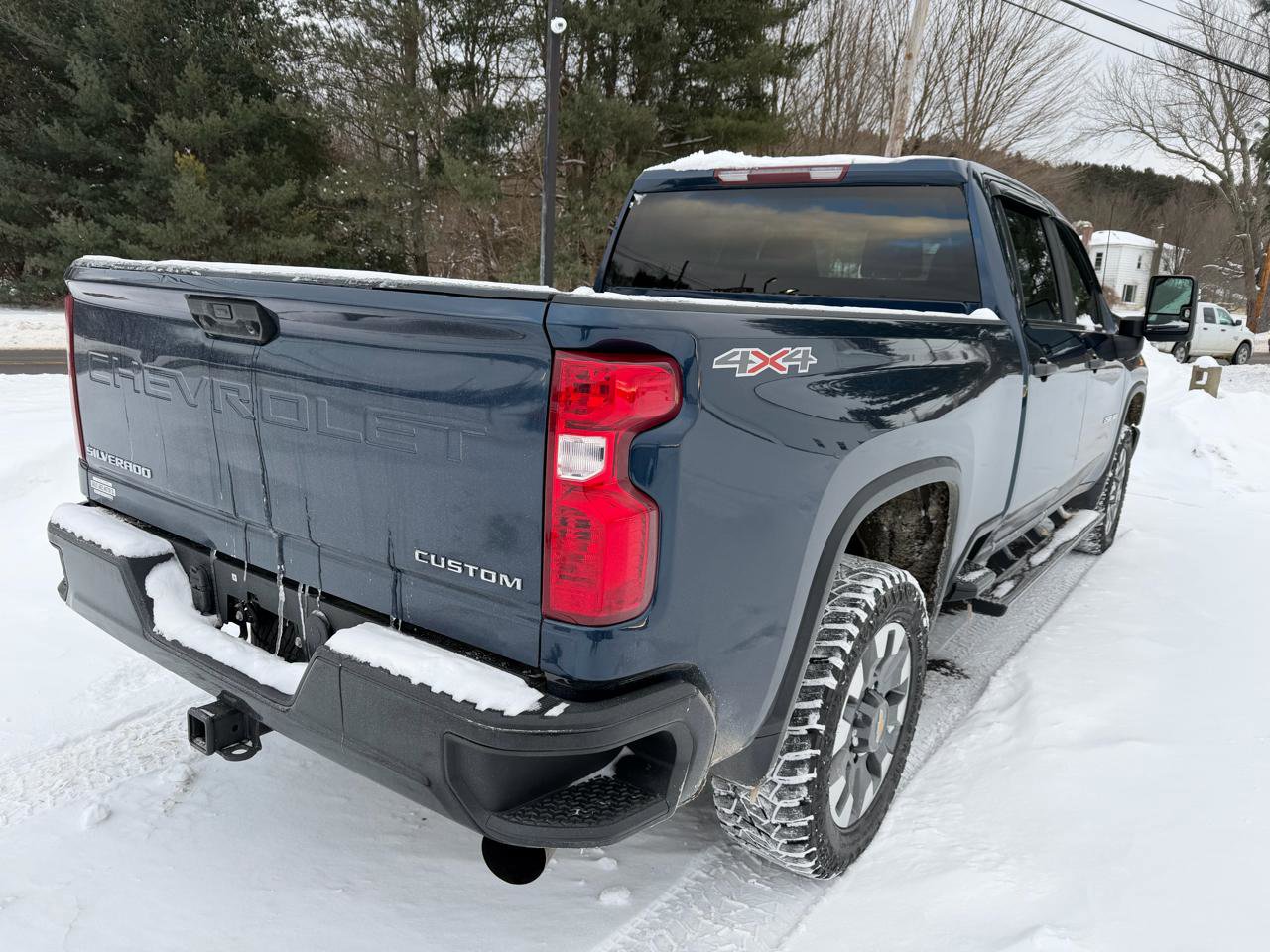 Used 2022 Chevrolet Silverado 2500 Custom w/ Custom Value Package image 5