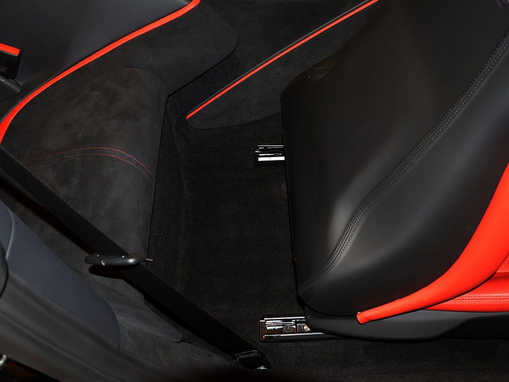 Certified 2025 Ferrari Roma Spider RWD image 66