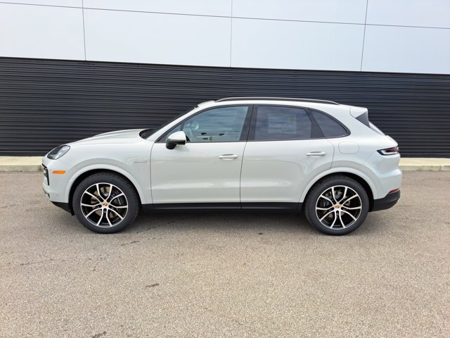 New 2026 Porsche Cayenne E-Hybrid image 2