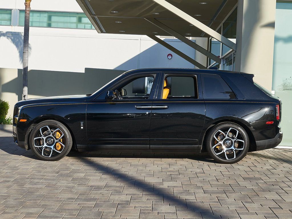 Certified 2022 Rolls-Royce Cullinan Black Badge w/ Leather Finishing Pack image 3