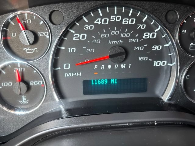 Used 2025 Chevrolet Express 2500 w/ Driver Convenience Package RWD image 22