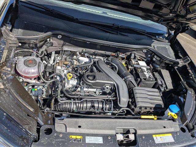New 2025 Volkswagen Taos SEL image 19